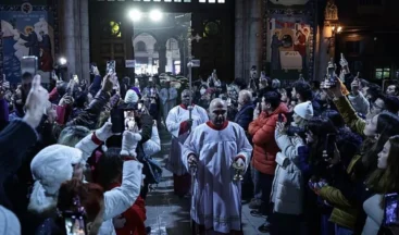 İstanbul’daki kiliselerde Noel ayini düzenlendi