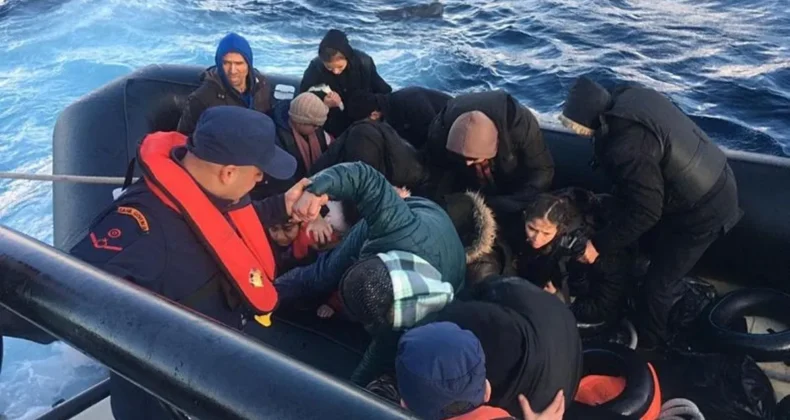 İzmir açıklarında 76 düzensiz göçmen yakalandı