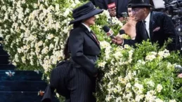 Rihanna 3. kez hamile! Met Gala’da karnı ilk kez görüntülendi…